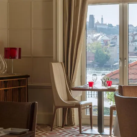 Four Seasons Prag