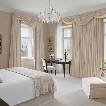 Hotel Four Seasons 5*