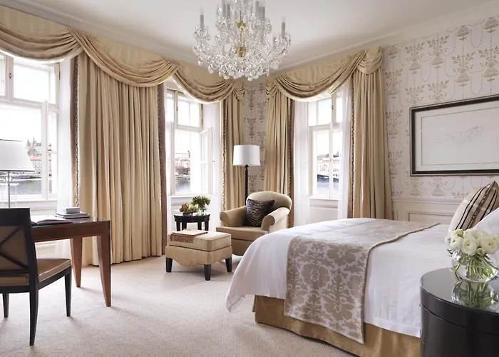 Four Seasons Hotell 5*