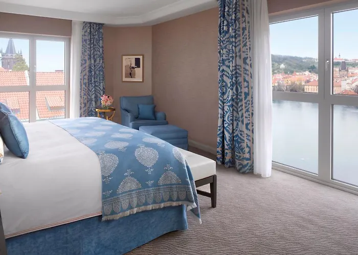 Hotell Four Seasons 5*