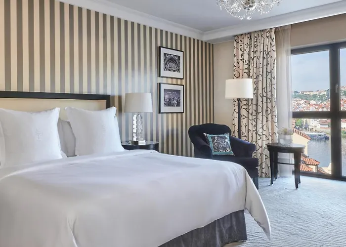 Four Seasons Hotell 5*