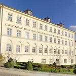 Hotell Four Seasons 5*
