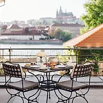 Hotell Four Seasons Prag
