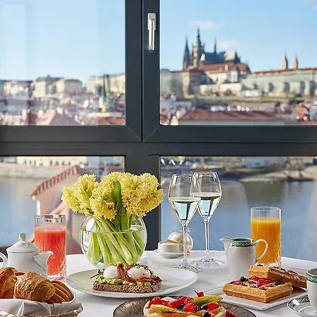 Hotell Four Seasons Prag