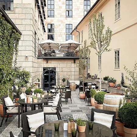 Four Seasons 5* Prague