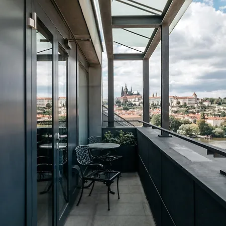 Four Seasons 5* Prag