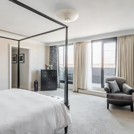 Four Seasons 5* Prague