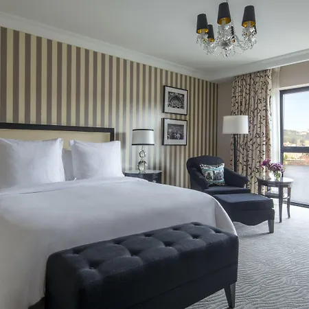 Four Seasons פראג