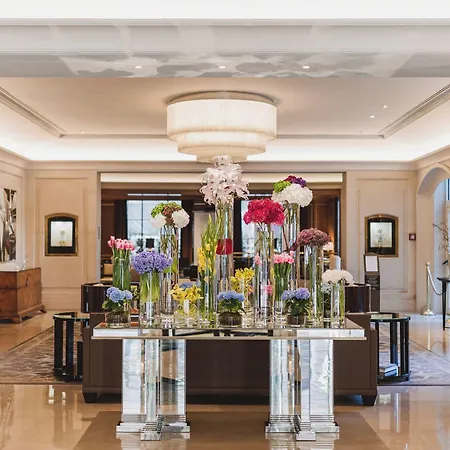 מלון Four Seasons 5*