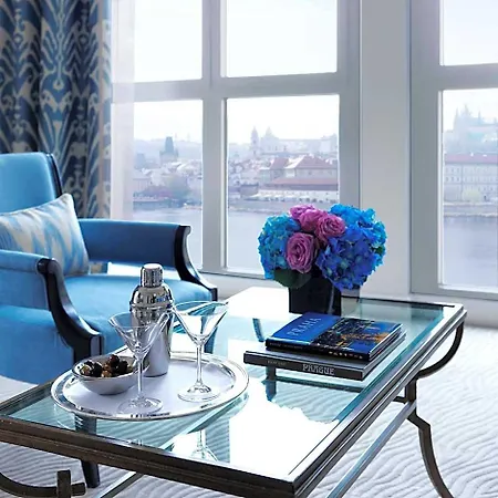 Otel Four Seasons 5*