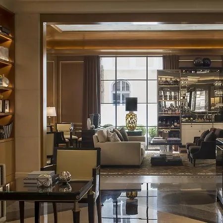 Hotell Four Seasons 5*