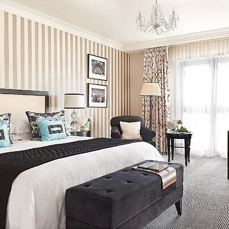Hotell Four Seasons 5*