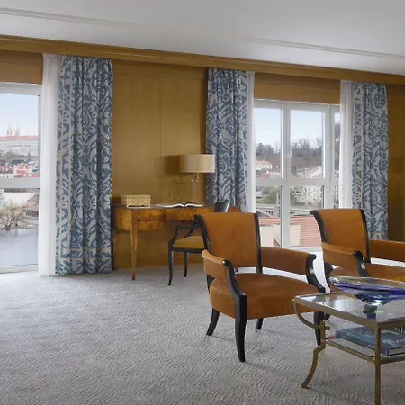 Four Seasons 5*