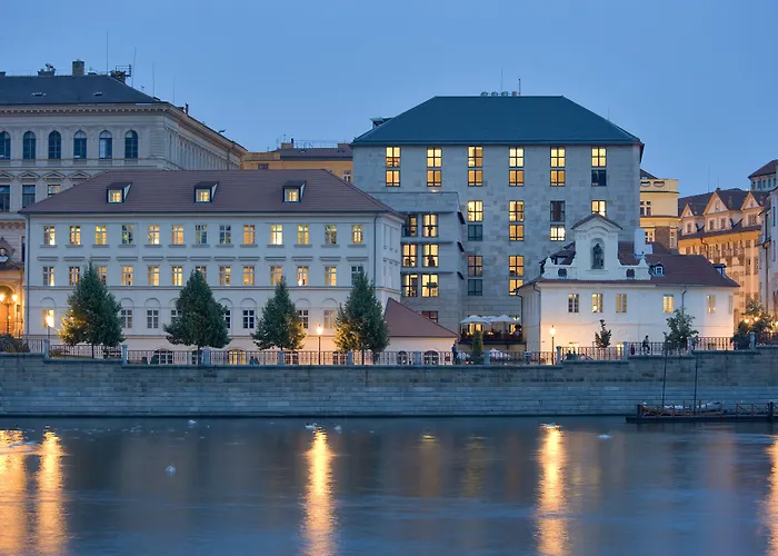 Four Seasons 5* Πράγα
